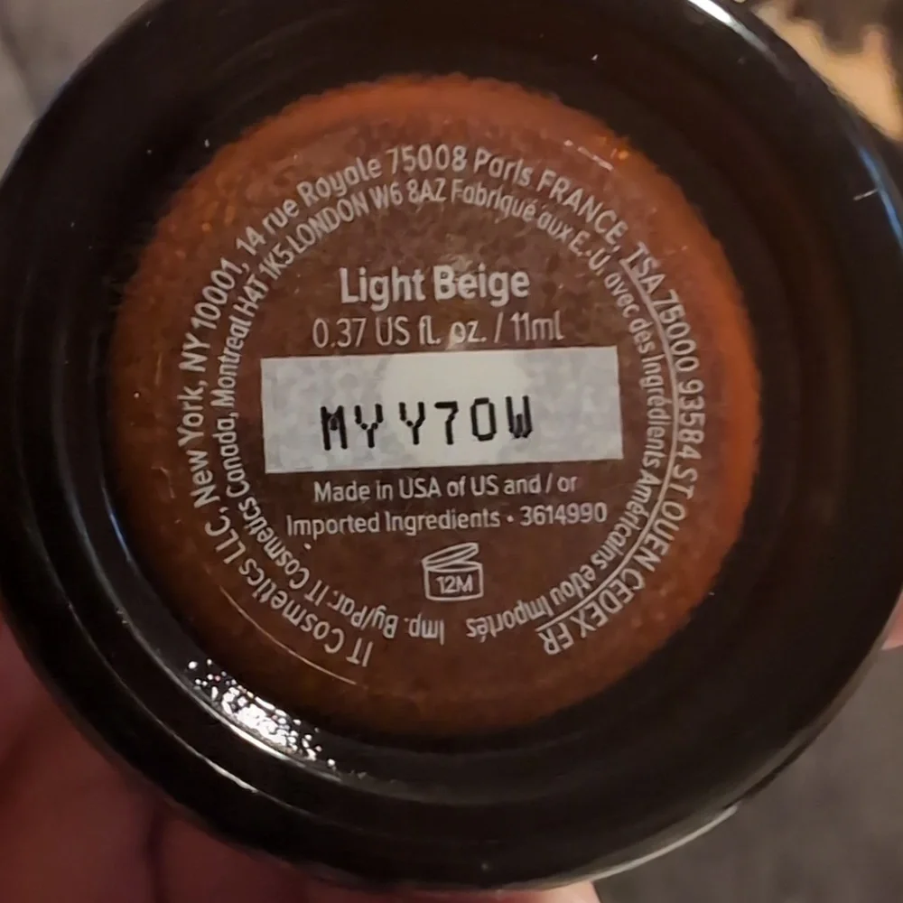 IT Cosmetics Bye Bye Redness in the Shade Light Beige 0.37oz
